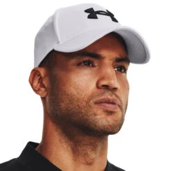 Under Armour Blitzing Cap - Weiß, Schwarz 2 Under Armour Blitzing Cap - Weiß, Schwarz -Tennis Point Geschaft 08616000 13